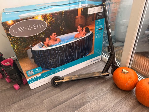 Lazy spa hot tub person - tub,